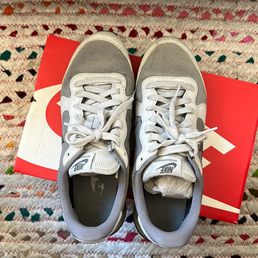 Nike Internationalist Woman Size 9.5